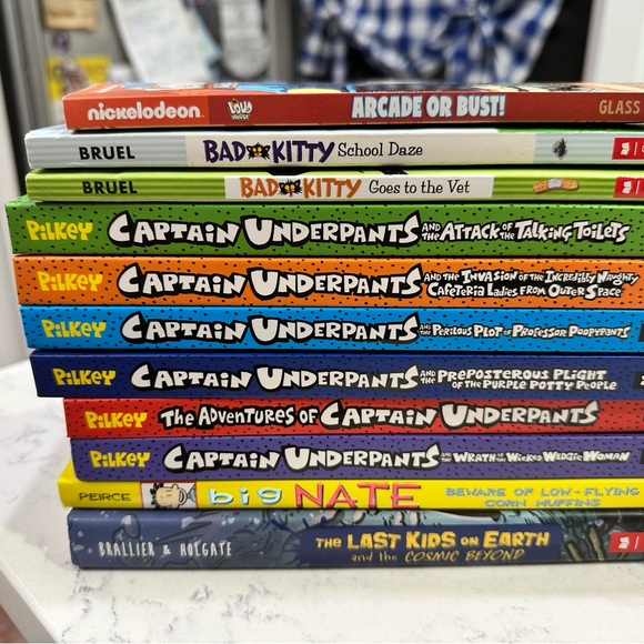 Collection of kids books. Captain Underpants and more - Picture 2 of 3